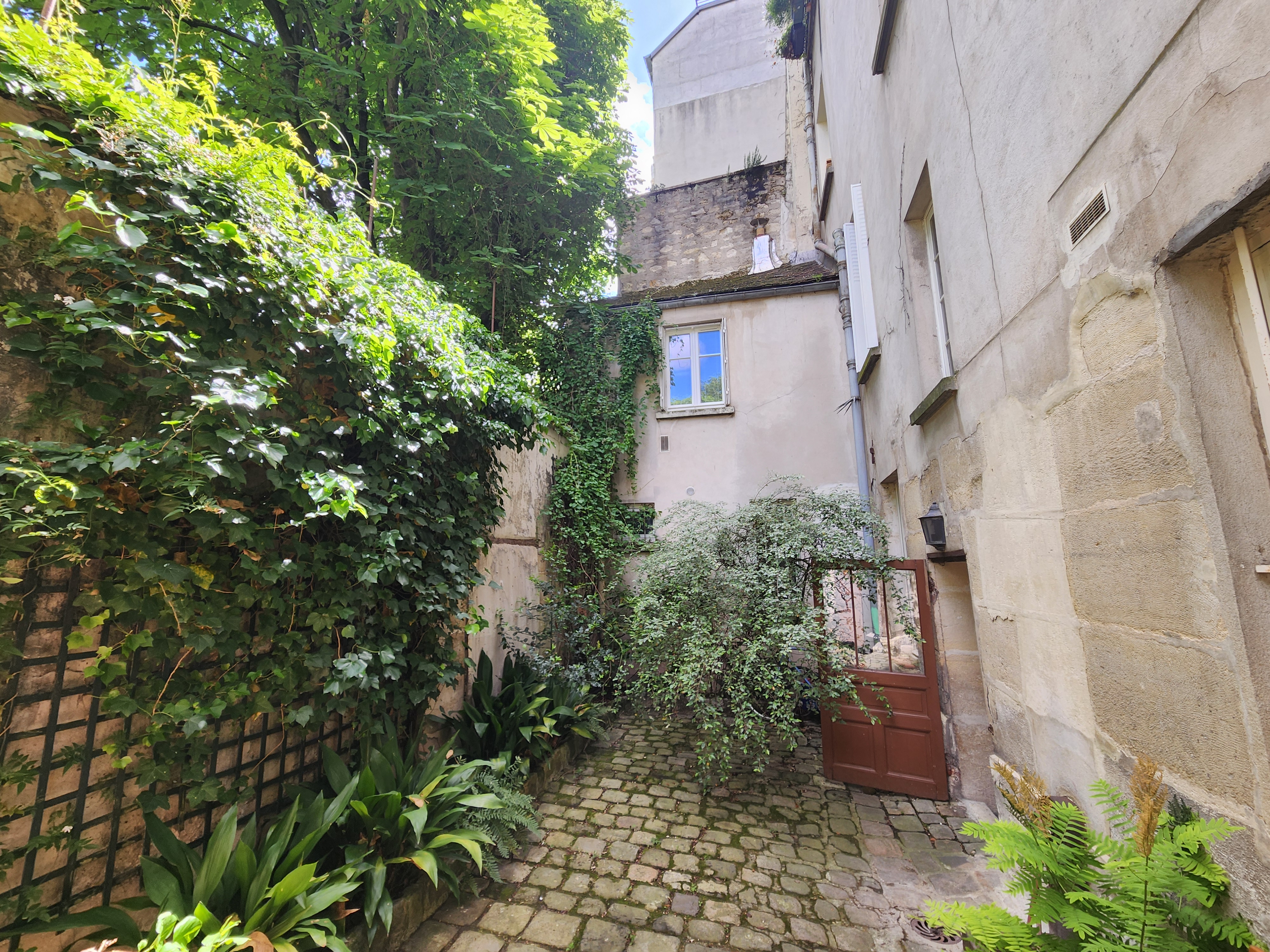 Cour extérieure